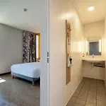 Hotel B&B Hotel Saintes 3*