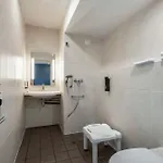B&B Hotel Saintes 酒店