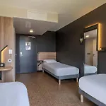 מלון B&B Hotel Saintes סנטה