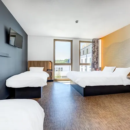 B&B Hotel Saintes 호텔 생트