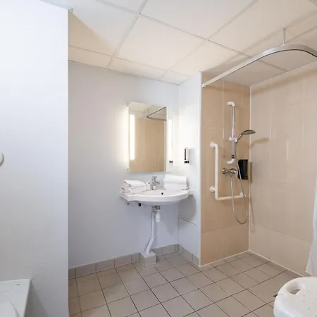 B&B Hotel Saintes 3*