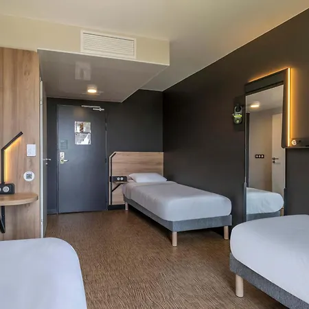 호텔 B&B Hotel Saintes