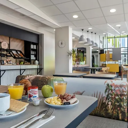 B&B Hotel Saintes Hotel
