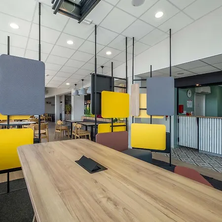 B&B Hotel Saintes Hotel 3*