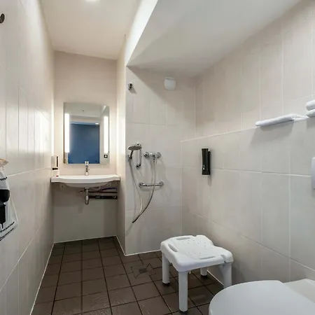 B&B Hotel Saintes 3*