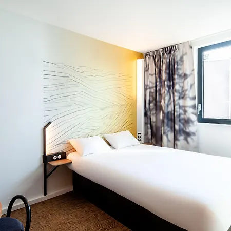B&B Hotel Saintes Hotel 3*