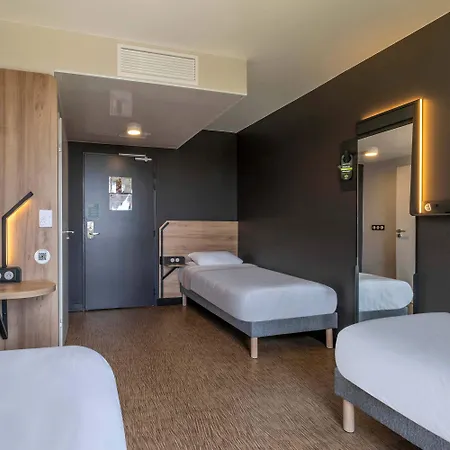 B&B Hotel Saintes Hotel 3*