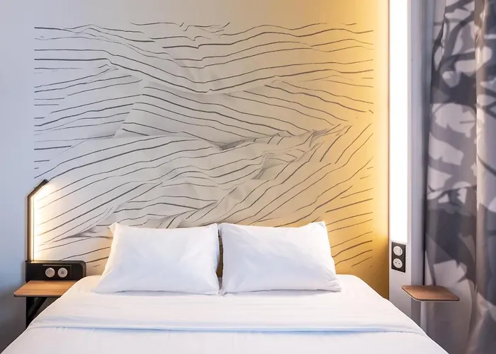 B&B Hotel Saintes Hotel 3*