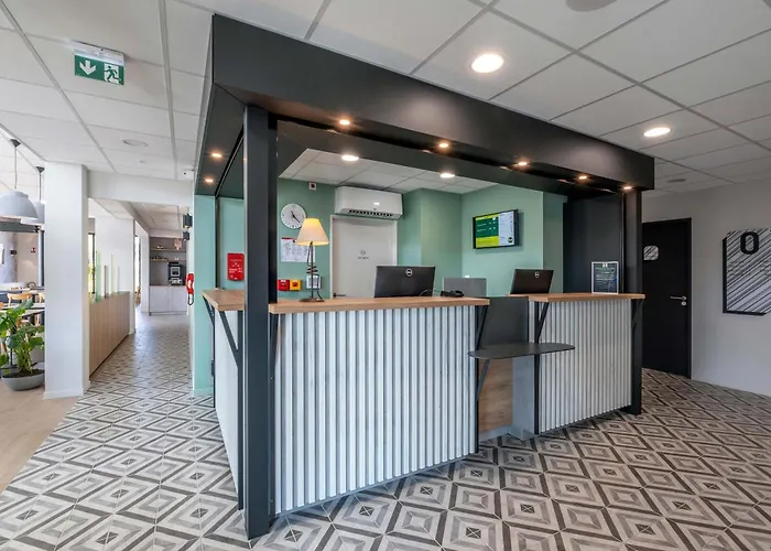 Hotel B&B Hotel Saintes 3*