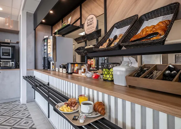 Hotel B&B HOTEL Saintes